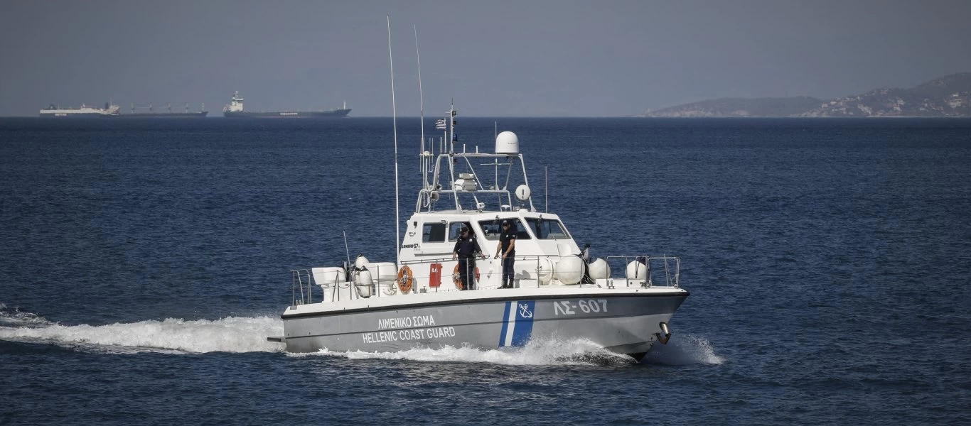 Διασώθηκε ο κωπηλάτης που είχε χαθεί στην θαλάσσια περιοχή της Αρτέμιδας (βίντεο)